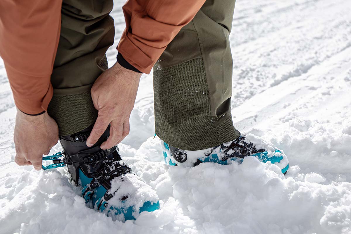 Best snow pants for snowshoeing on sale